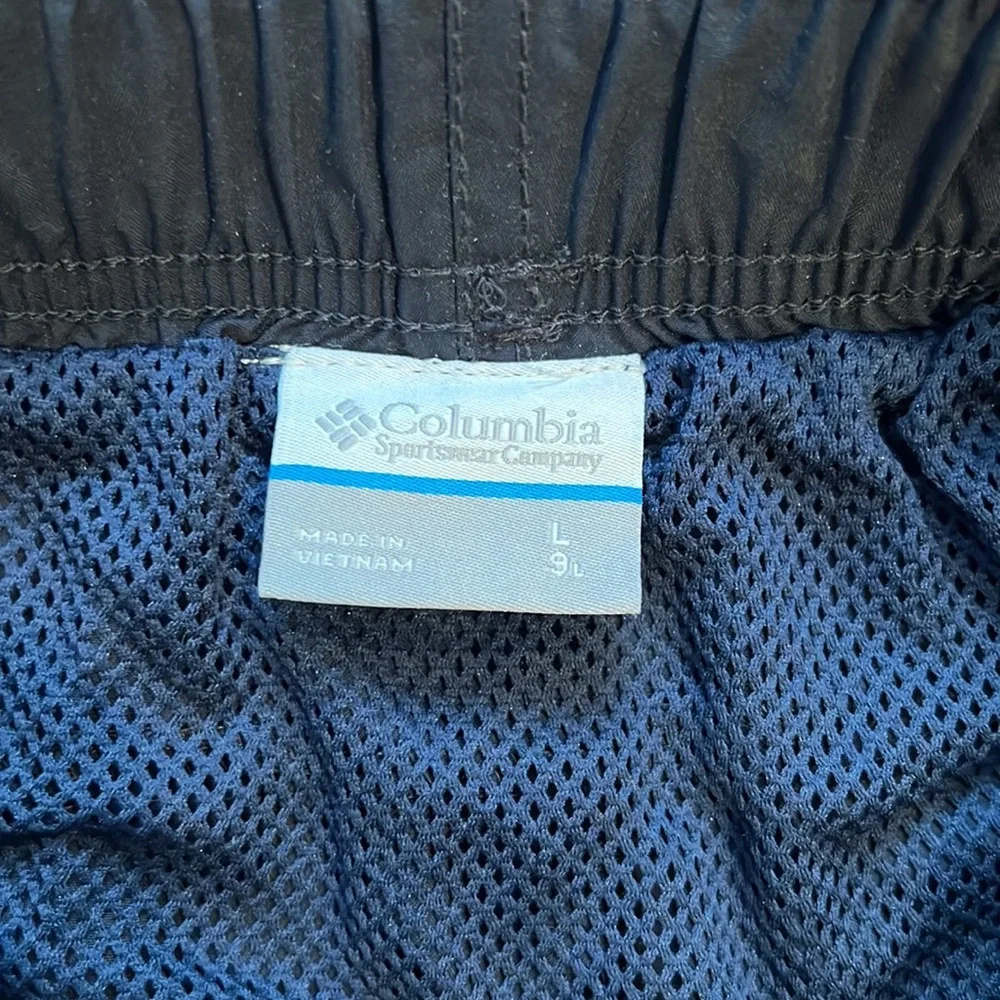 Columbia Omni Shade Relaxed Short, 9” - Picture 6 of 12